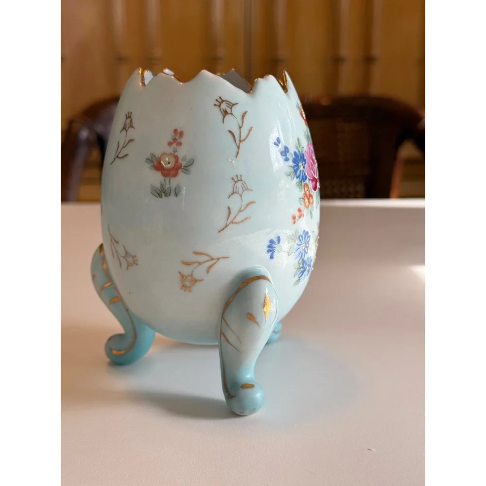 Vintage Porcelain Egg Footed Vase Blue Floral Gold Gilt Cracked Rim‎ 73010 5.5in